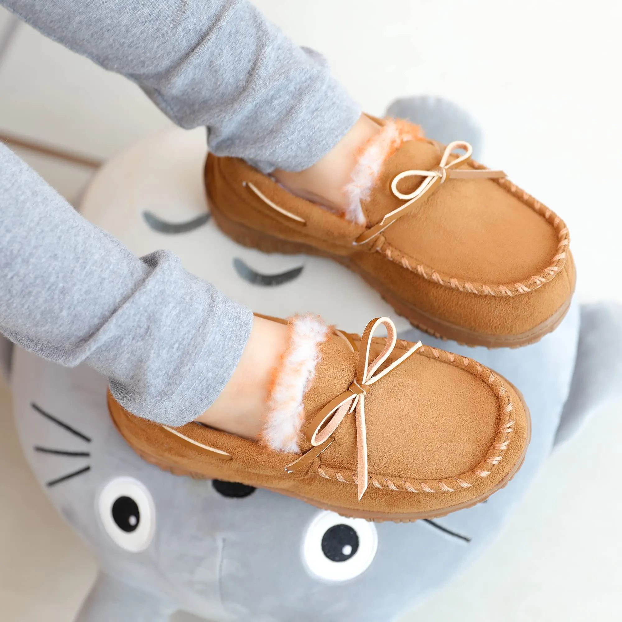 Boys Slippers Girls Slippers Memory Foam Moccasin Shoes Furry Plush Lining Non Slip Indoor Outdoor Boys Slippers for Big Kids Little Kids
