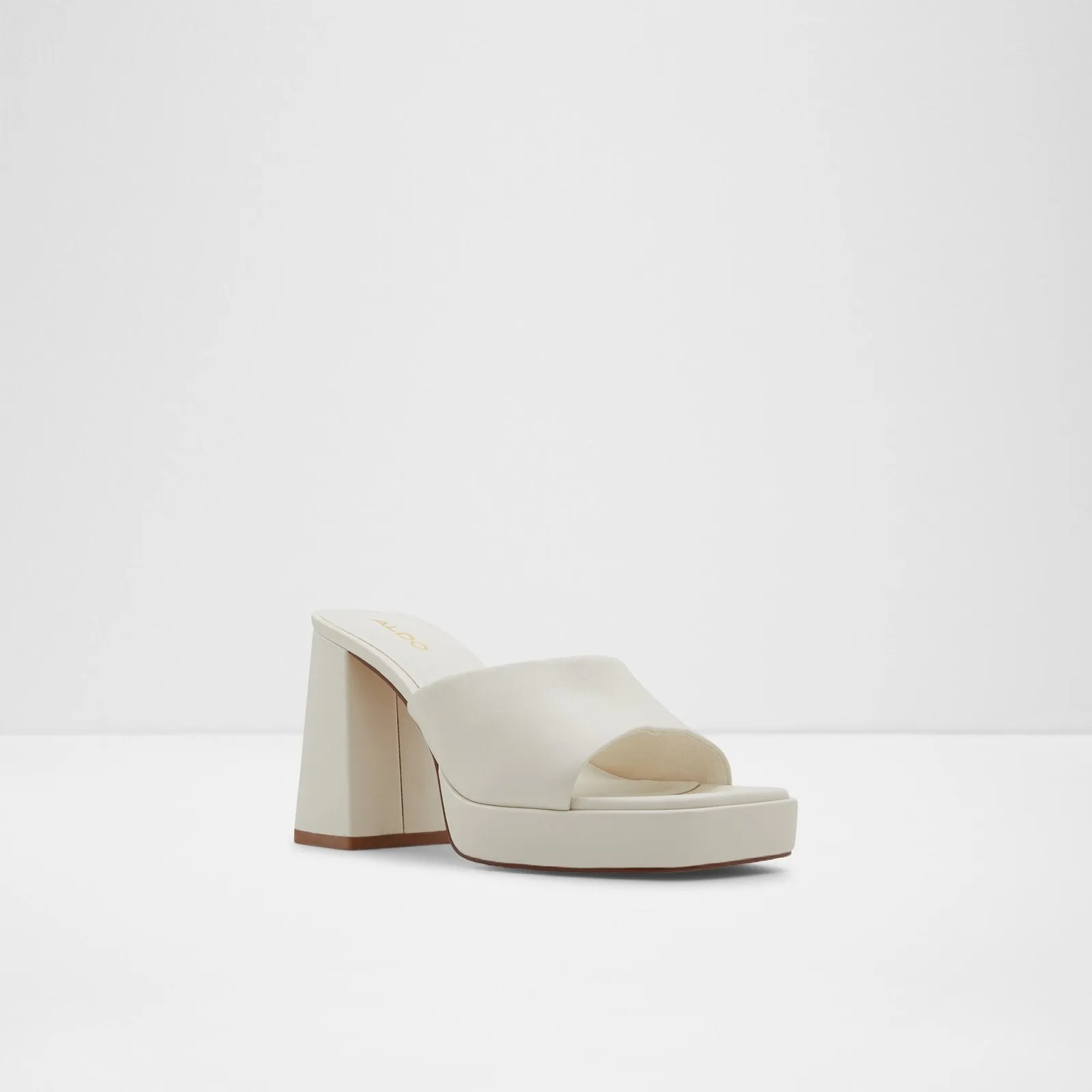 Elkie black woman heels