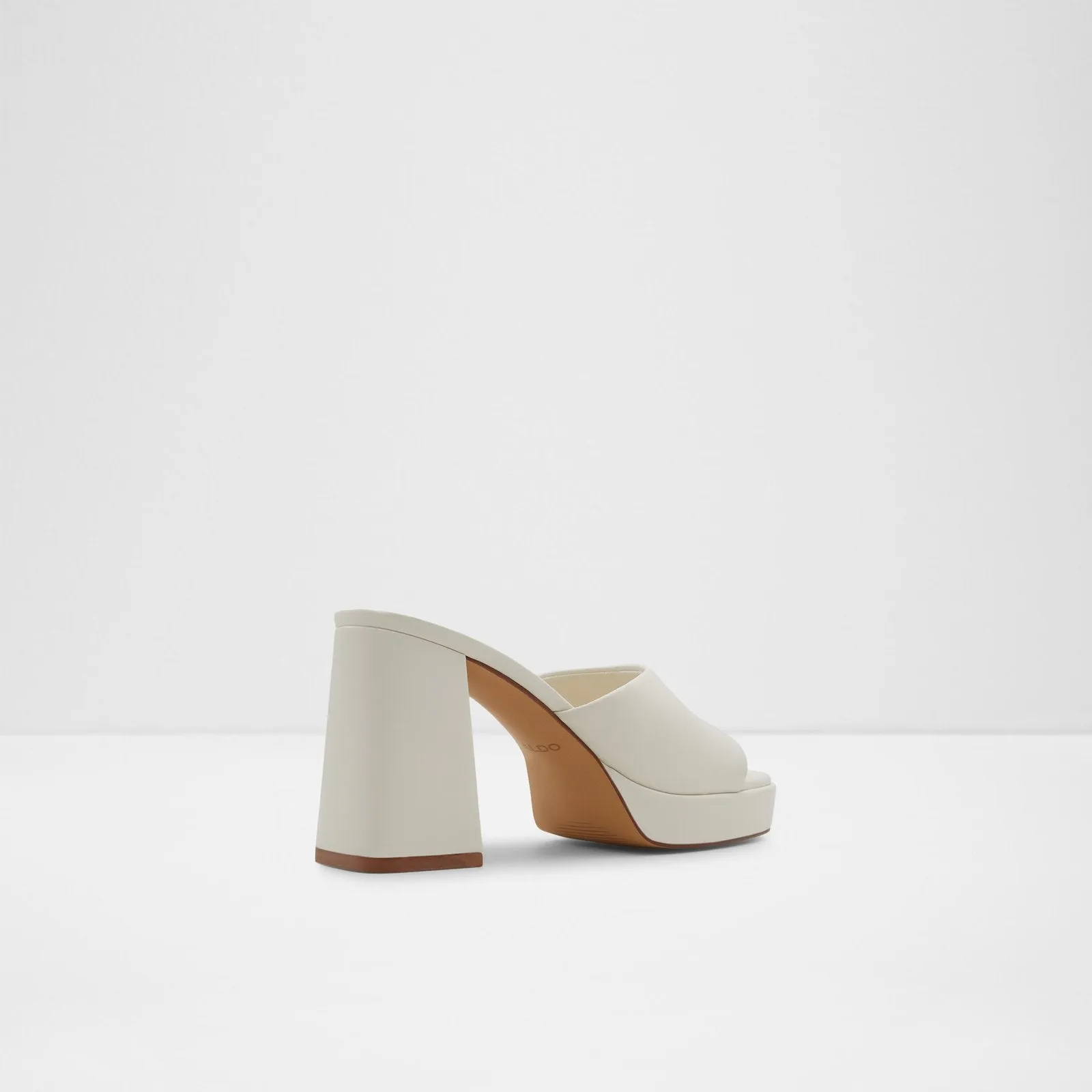 Elkie black woman heels