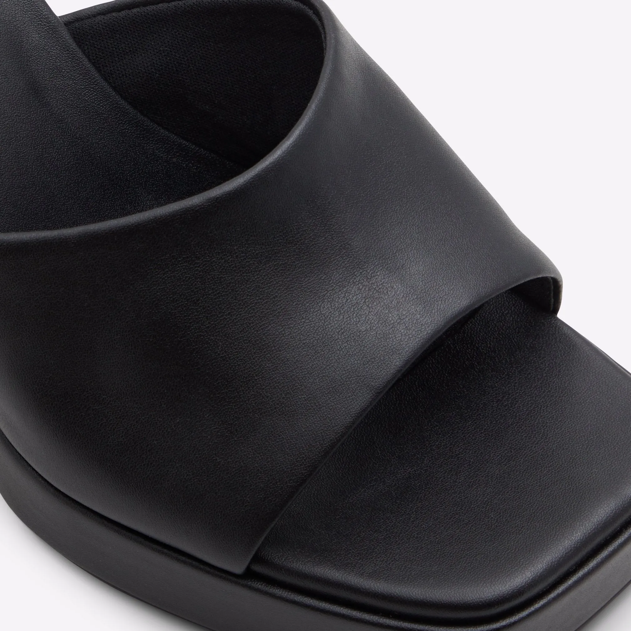 Elkie black woman heels