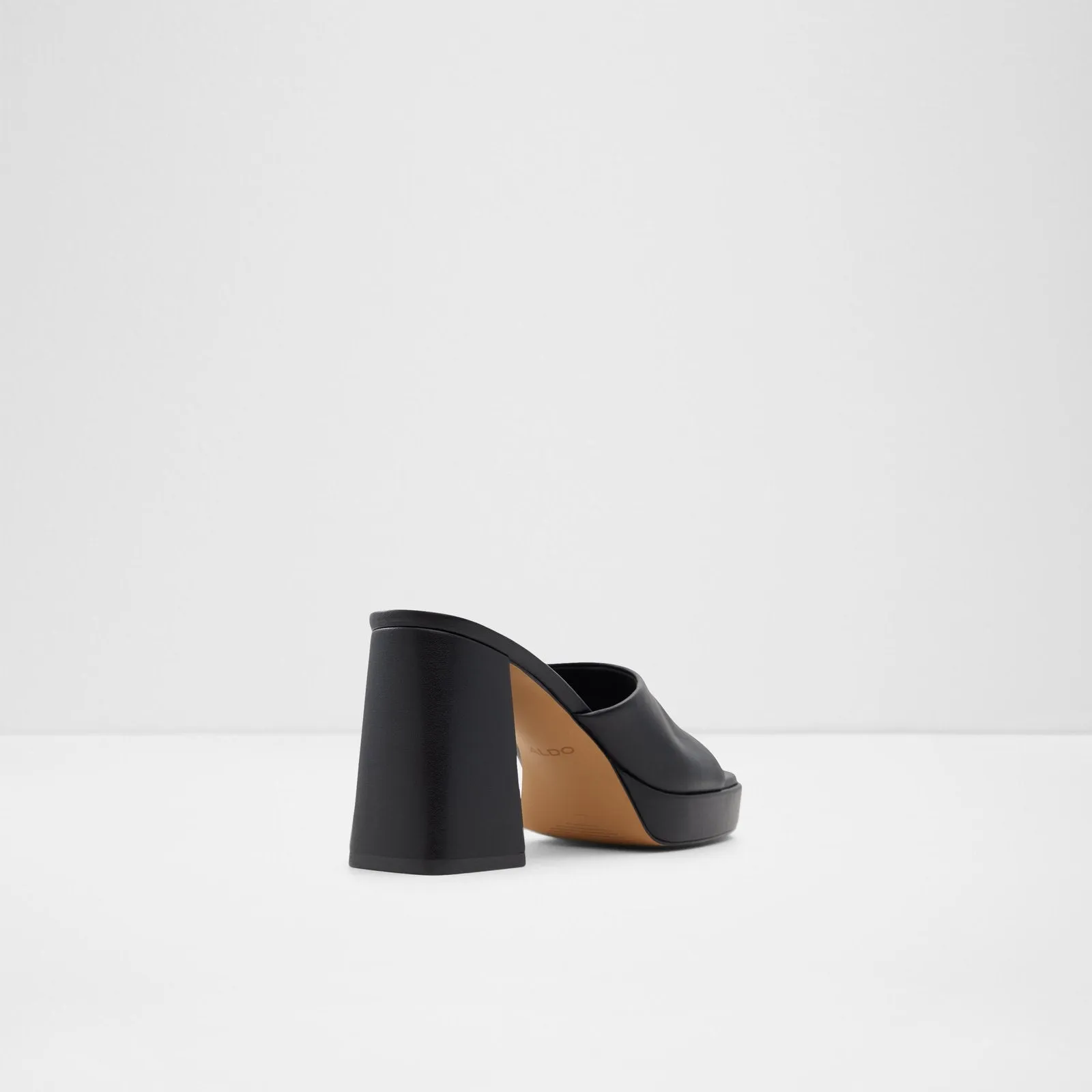 Elkie black woman heels