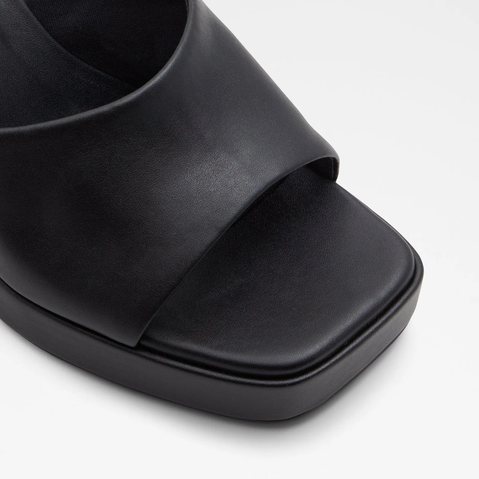 Elkie black woman heels