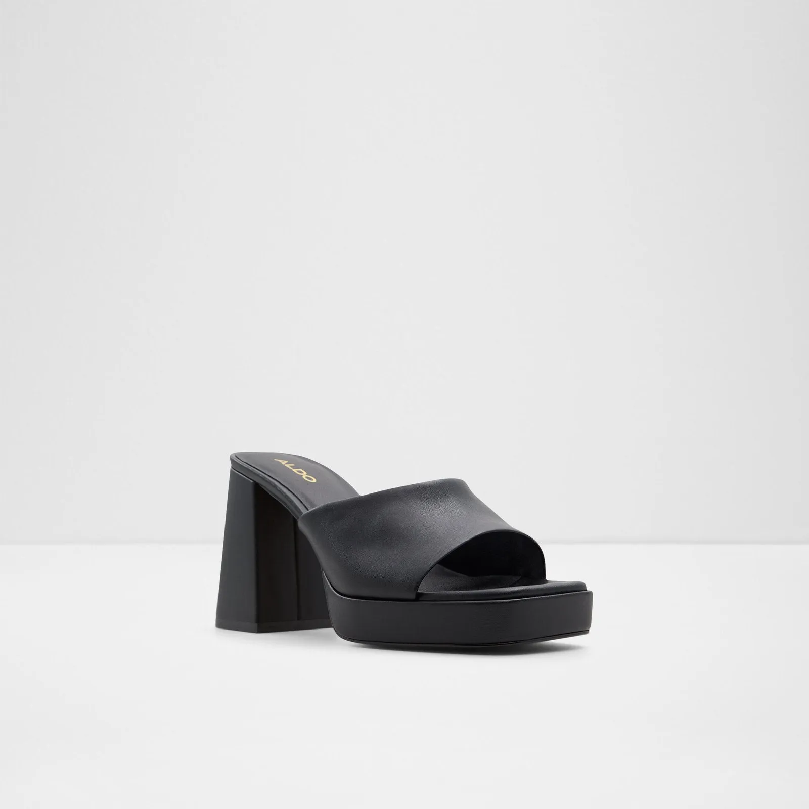 Elkie black woman heels